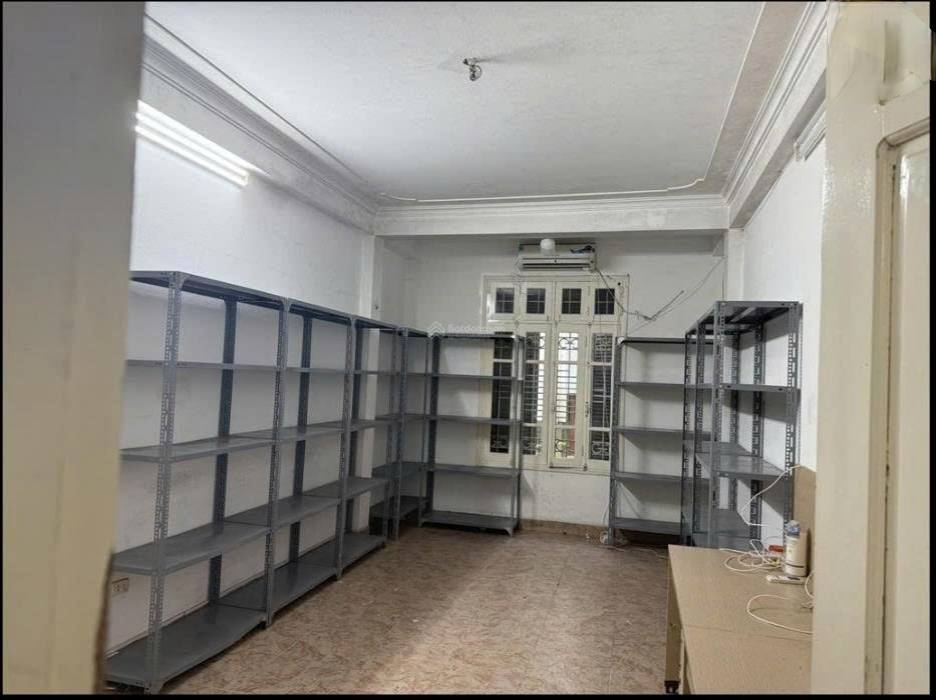 Cho Thuê nhà tại Đầm Trấu, 100m2* 4.5tầng, 10 ngủ, 5 vệ sinh, 35 triệu có t.lượng - Ảnh 1